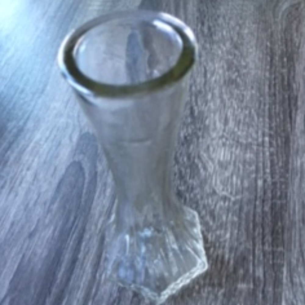 single bud vase